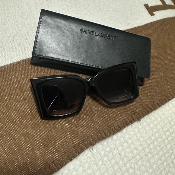 Sunglasses - Picture 3 of 13